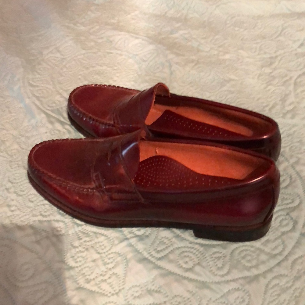 Size 10.5 Bass Weejuns leather sole $50